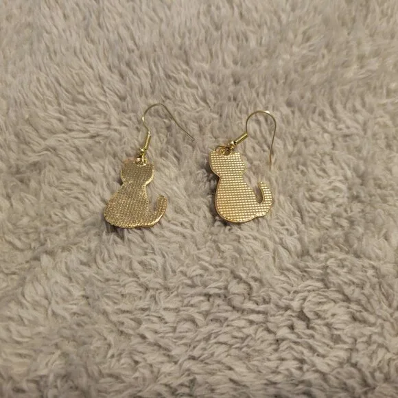Cats Kittens Tabby Earrings Beige One Pair Gold Tone Fish Hook Dangle E17E - Picture 3 of 3